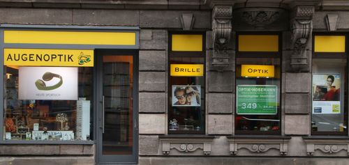 Ladenfront von Optik Hosemann in der Schwabacher Straße in Fürth